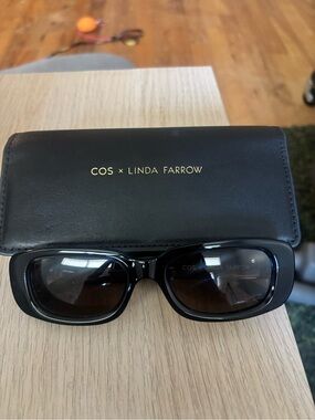 COS Black Rectangular Sunglasses with Dark Brown Lenses